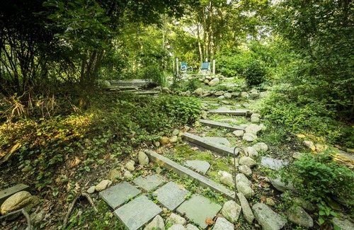 Vineyard Haven House | ARRIVE/DEPART ANY DAY Charming Lambert's Cove Home Close to Beach/Ice House Pond