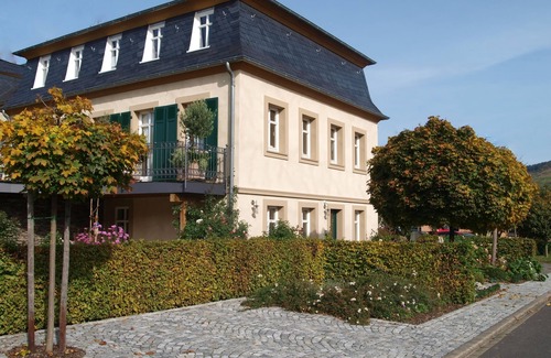 Minheim Apartment | Arrive, take a deep breath, want to stay - apartment with green oasis & workplace