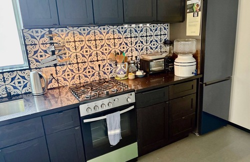 South Pasadena House | Arroyo Seco upper duplex 1-bdrm - Rose Bowl adjacent