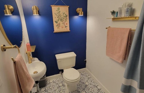 West Washington House | Art and Lodging