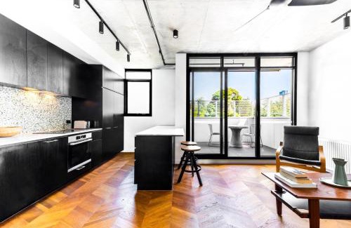 Fitzroy Apartment | Art, Culture & Coffee - Your Perfect Fitzroy Escape
