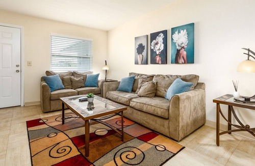 Coral Heights Apartment | ★★★★★Art Deco Apartment Near the Beach, and Top Chef Restaurants★★★★★