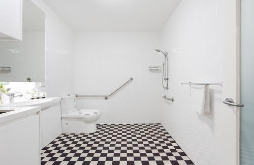 Lewisham Apartment | Art Deco Designer Studio in Lewisham
