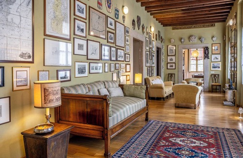 Brescia Antica Apartment | ART GALLERY APARTMENT IN BRESCIA CENTER