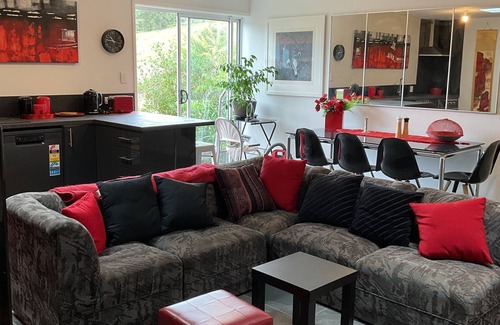 Huonville Apartment | Art House Apartment
