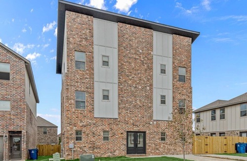 Bentonville Condo | Art-Lover’s Suite - Minutes to Crystal Bridges