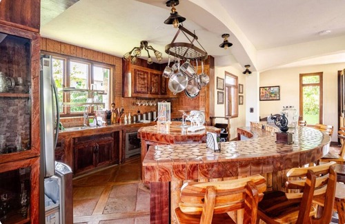 Quimbaya Ski Chalet | Art Tropical Retreat for Relaxation, Barbecue, and Quality Family Time!"
