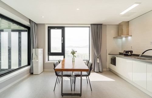 Sacheon Apartment | Arte Resort Spa & Pool Villa