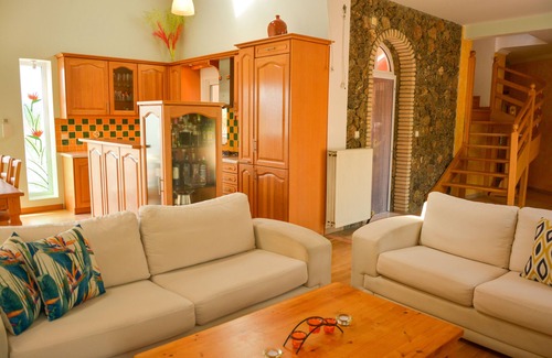 Agios Georgios Pagon House | Artemis House