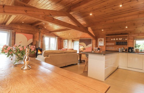 Longridge Cottage | ARTISAN LODGE, pet friendly, with open fire in Longridge