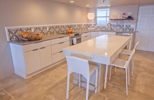 Ormond-by-the-Sea Condo | Artist owned 7th floor paradise! DIRECT Oceanfront! Meet an Octopus! π
