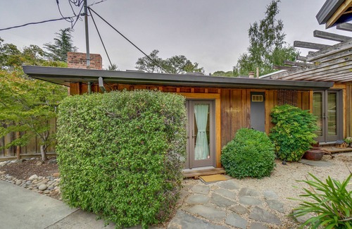 Monte Sereno Apartment | Artist Quarters in Los Gatos