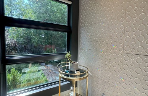 Hilltop House | Artistic and Modern 3-bedroom house with art studio and open creative space