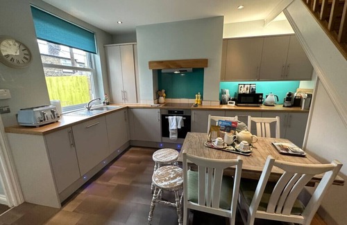 Harrogate Cottage | Artists' Cottages’ Artists’ Cottage close to HCC
