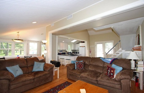 Tilghman Cottage | Artists, writers & creative minds IMAGINE YOUR GETAWAY AT SIMPLICITY COTTAGE