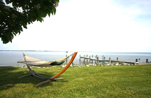 Tilghman Cottage | Artists, writers & creative minds IMAGINE YOUR GETAWAY AT SIMPLICITY COTTAGE