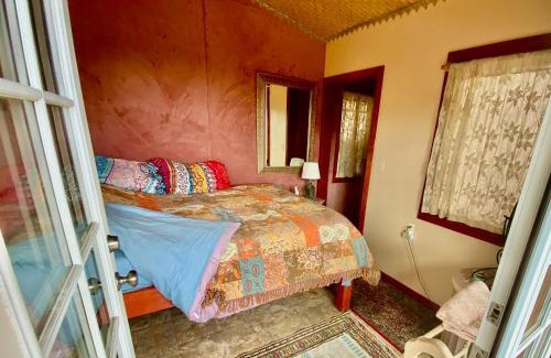 Discovery Harbour Bed & Breakfast | Artsy Cabin on Organic Farm
