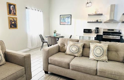 Biggs Field House | Artsy Double-Unit 1504Bn