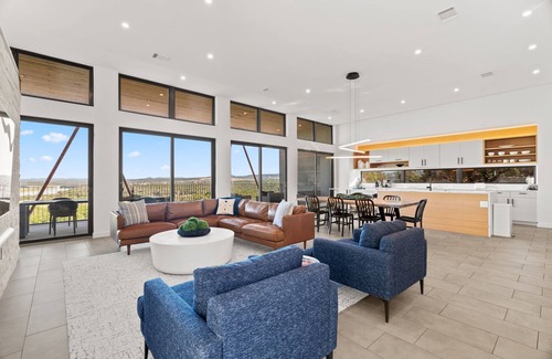 Lago Vista House | As seen on CBS show Staycation -Private Pool, Lake View, Lake Travis, EV charger