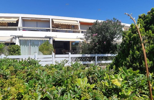 Le Grau-Du-Roi Apartment | AS20113-P2 Cabin, beautiful garden view on channel