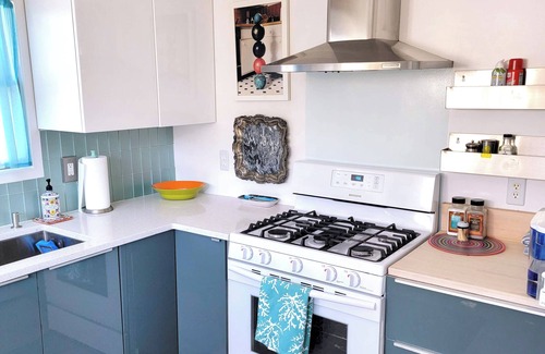 Asbury Park House | Asbury Park, Sunlit, 3 story home: 2-br, 2 full bath w 4 beach passes + bikes