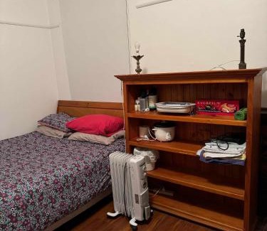 Ashburton House | Ashburton big Room with shared bathroom 1
