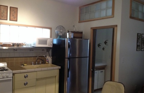 Claxton Community Apartment | Asheville’s Hillside Hideaway