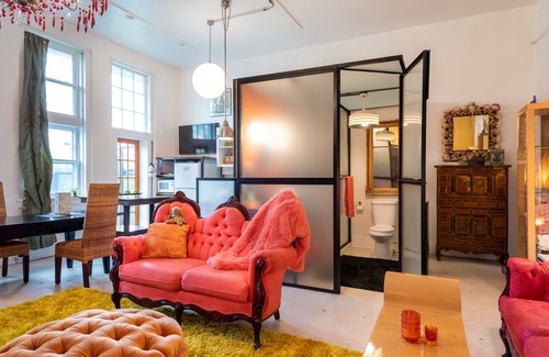 Hudson House | Asian room in the Cemetery Schoolhouse