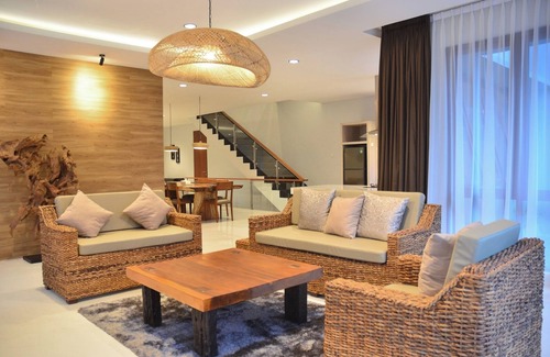 Bandung Villa | Asmaya 7BR Villa private heated pool and billiard