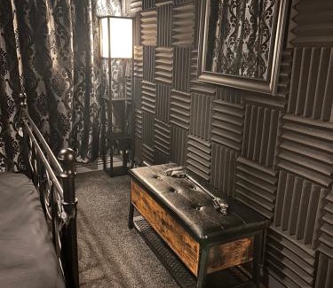 Barnwood Apartment | Asmodeus Studio - Kinky adult only stay