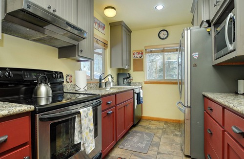 Nathrop Cabin | Aspen Grove with a hot tub and cozy fireplace, come take the chill off!