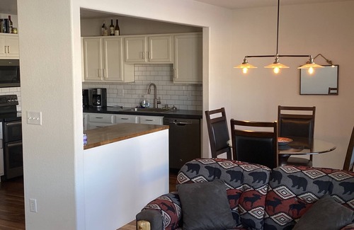 Casper House | Aspen House Quaint.(EV Charge)