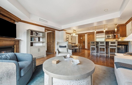 Downtown Condo | Aspen Mountain Residences [Formerly Hyatt Grand Aspen] at Owner Direct Rates