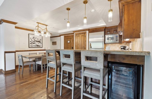 Downtown Condo | Aspen Mountain Residences [Formerly Hyatt Grand Aspen] at Owner Direct Rates