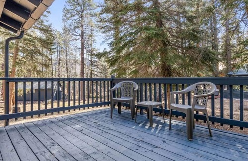Greer Ski Chalet | Aspen Pine Retreat (4)