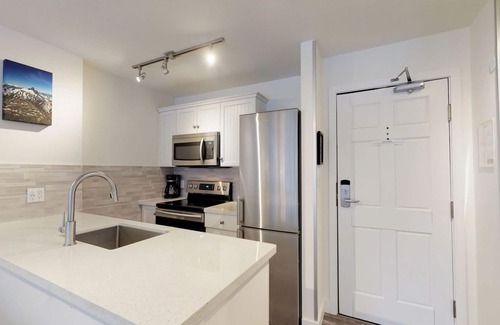 Blackcomb Condo | Aspens #335 Prime Ski-in Ski-out Location! Pool, Hot tubs, BBQ, sleeps 4