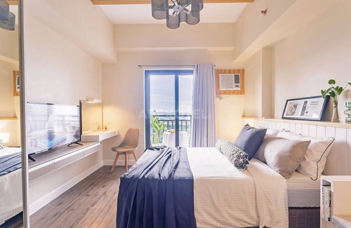Mabolo Apartment | Astonishing Home Office Balcony Cebu CBD Furnished