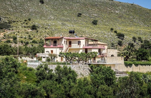 Exopoli Apartment | ☀️ Astrostudio 3 Chania ☀️ Sea and mountain view, Georgioupoli, Crete