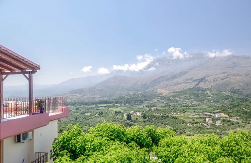 Exopoli Apartment | Astrostudio Chania Holidays Apartments 4 ☀️[ 3Km from sea ] Mountain & Sea view