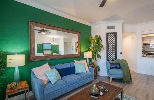 Tempe Apartment | Asu Getaway - King Beds- Self Check-In- Pool 2041