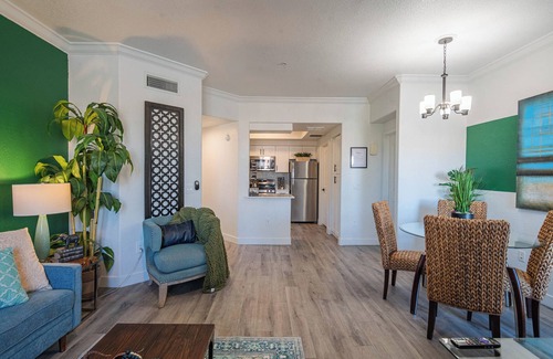 Tempe Condo | ASU + Mill Ave Stay | Pool | Free Parking + Gym