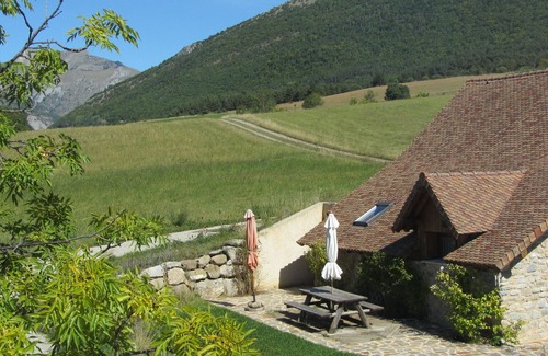 La Roche-des-Arnauds Cottage | At Clos de Lumière, an exceptional environment: come and recharge your batteries!