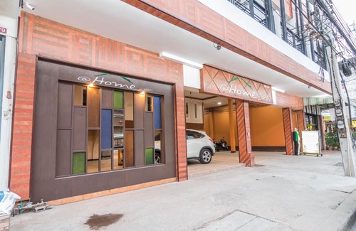 Mak Khaeng Hotel | At Home at Udon