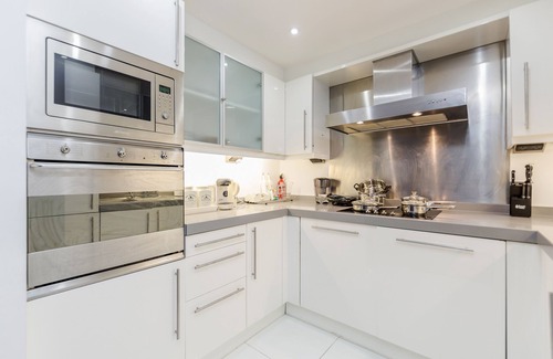 Docklands Apartment | AT THE DOORSTEP OF LONDON EXCEL/02/CITY AIRPORT LOCATION SLEEPS UP TO 8