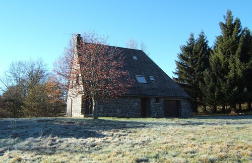 Le Claux House | At the foot of Puy Mary, chain of volcanoes, character house, approx. very calm