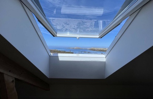 Ploudalmezeau House | At the water's edge, home between sea, dunes, sun and storms
