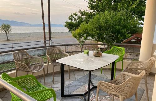 Pefki Apartment | Atelié Γιούλη