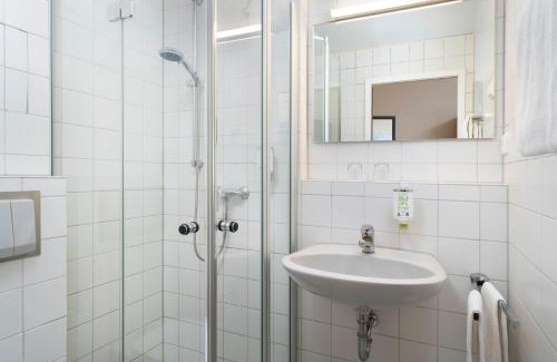 Lampertheim Hotel | ates Hotel Lampertheim by AURUM