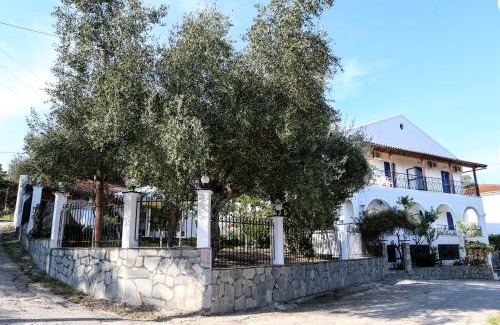 Kato Korakiana Apartment | Athina Apartments