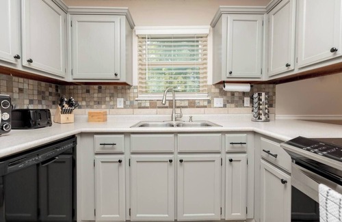 Centerville House | AtHome+1 Stay | Woodsy 3BR | Monthly Discounts